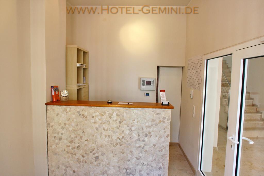 Hotel Gemini Dusseldorf Exterior photo