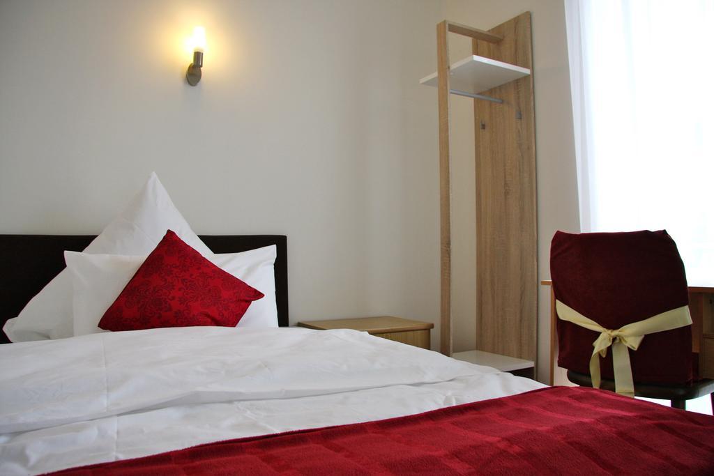 Hotel Gemini Dusseldorf Room photo