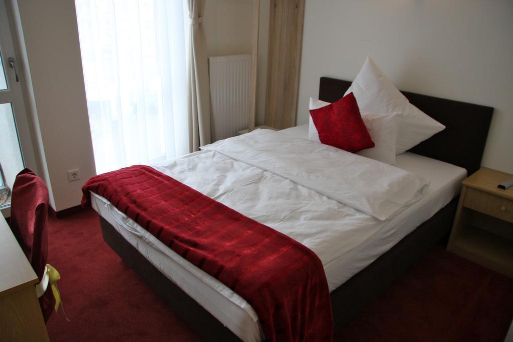 Hotel Gemini Dusseldorf Room photo